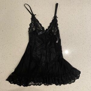 Elegant Black Lace Chemise